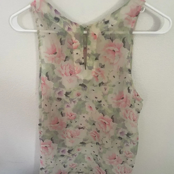 Astr sleeveless floral top - Picture 4 of 4